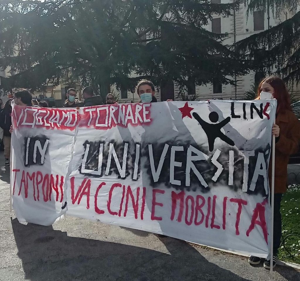 Gli studenti di Link alla manifestazione del 27/3/2021 a Perugia