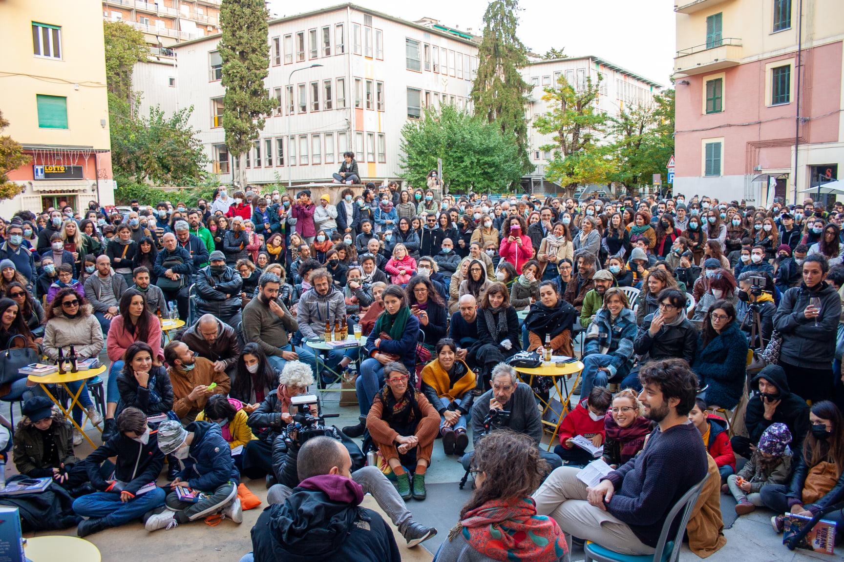 Pizza Birago durante l'incontro con Zerocalcare