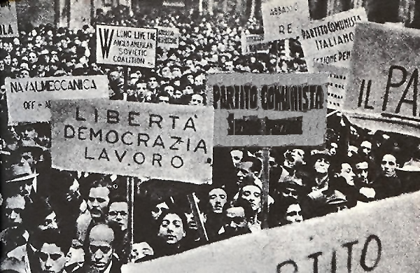 Manifestazione del Pci a Napoli nel 1944