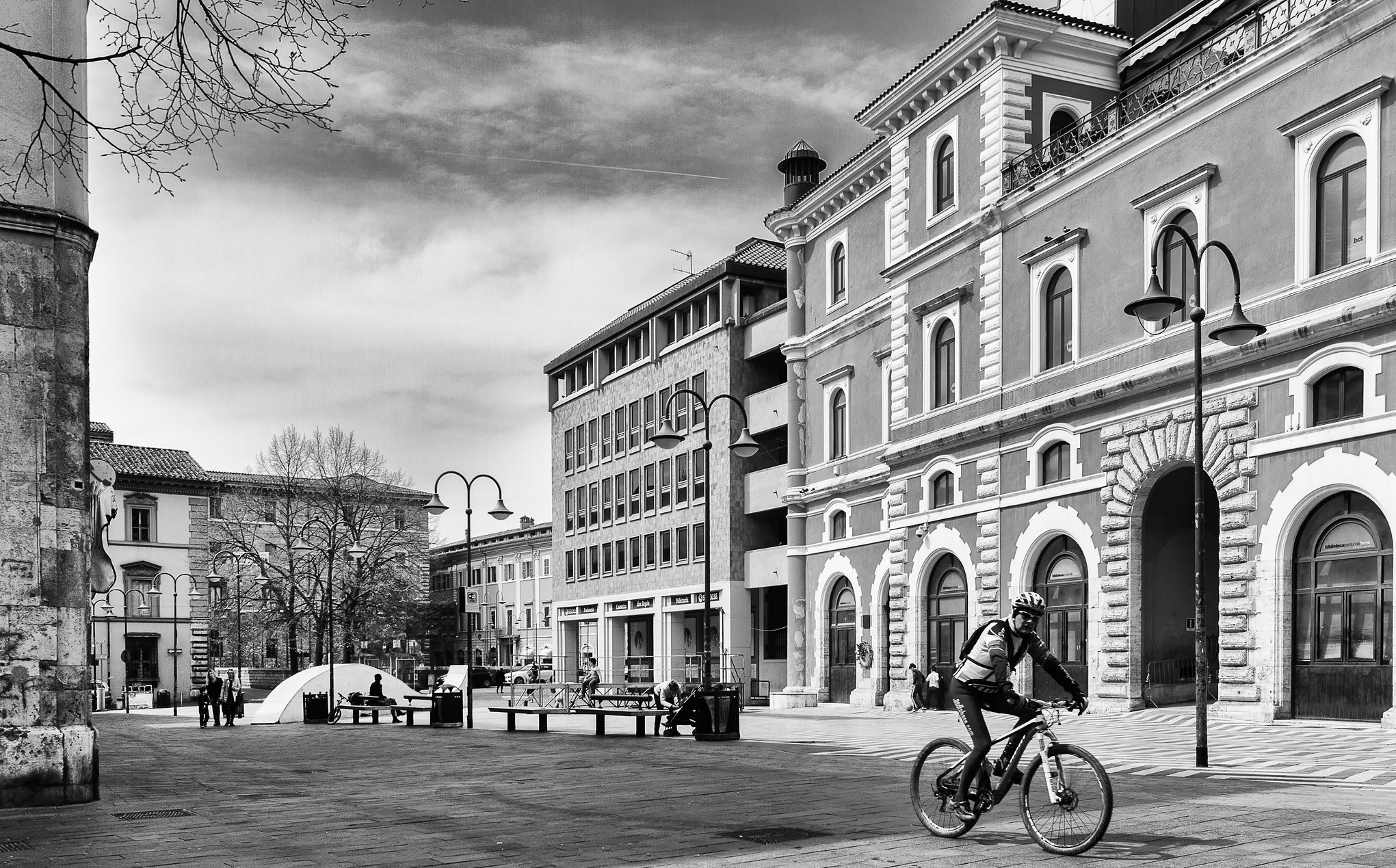 Terni, piazza dei bambini e delle bambine