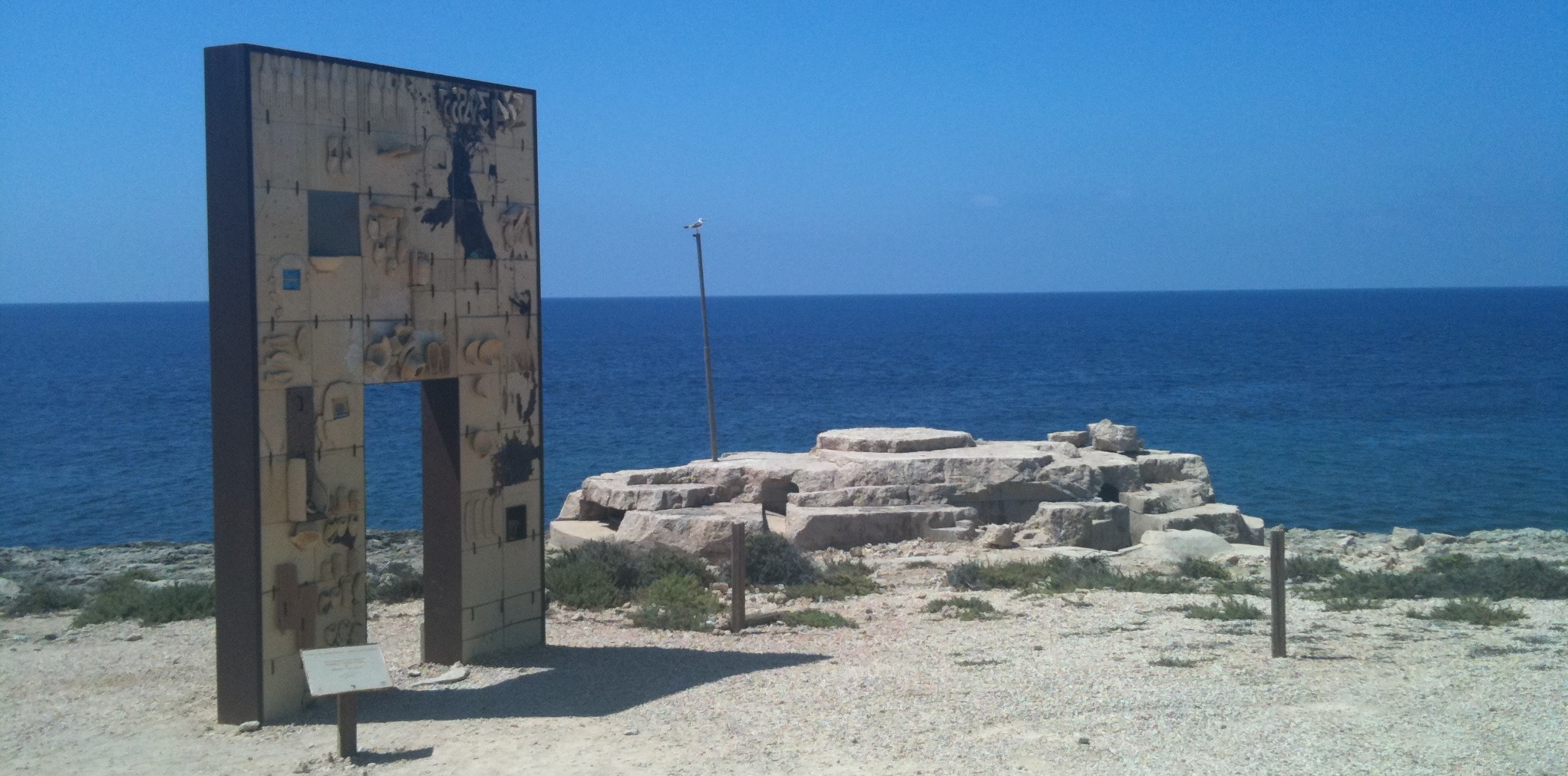 Porta di Lampedusa - Porta d''Europa, l'opera Di Mimmo Paladino per i migranti morti in mare